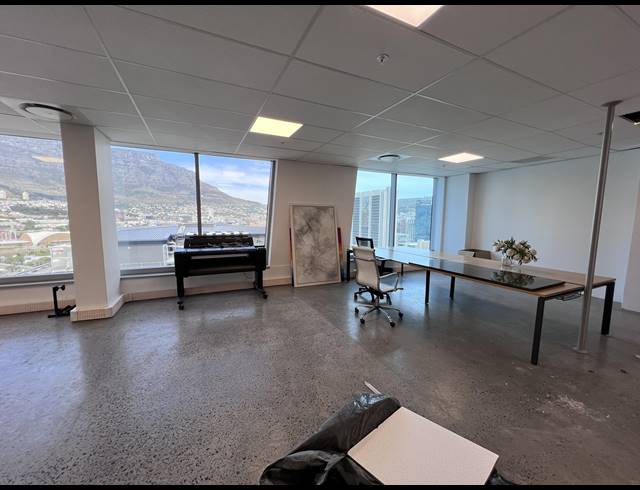138M² OFFICE TO LET IN FORESHORE